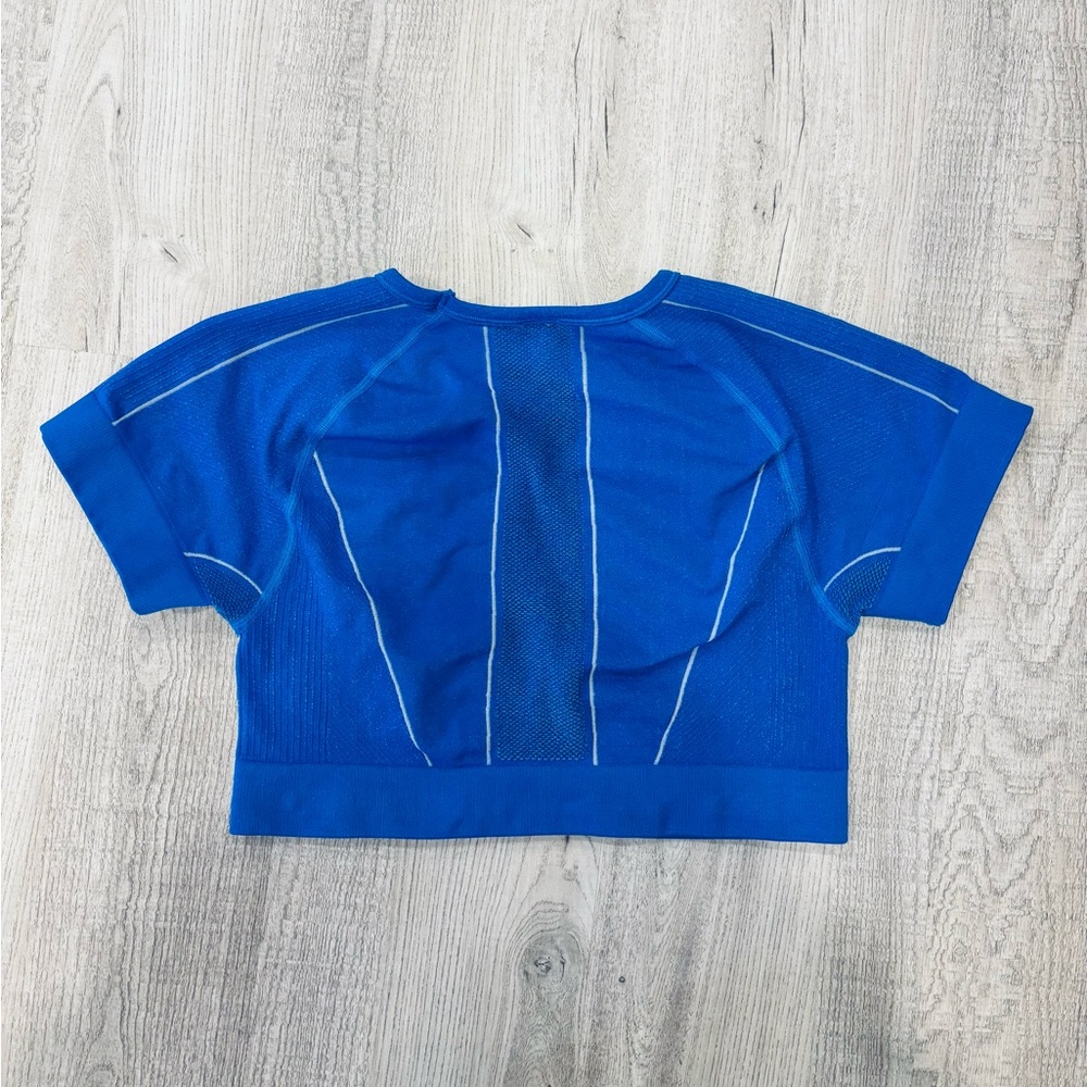 TNA Aritzia Back Bay Seamless Electric Blue Crop Top Size M/L - Picture 4 of 7